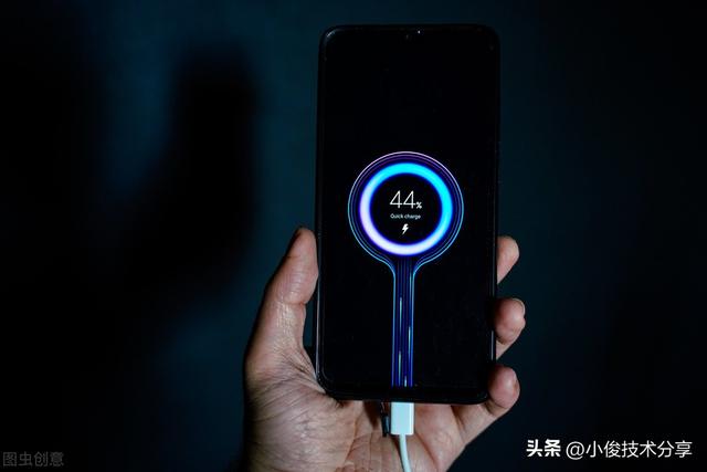 手机充电变慢了怎么回事（手机充电太慢教你一招快速充电）(1)