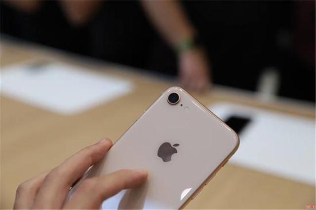 苹果8p支持无线充电吗（iPhone8Plus无线充电方法）(2)