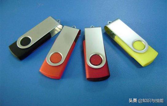 怎么把手机里的视频传到u盘（手机照片视频如何直接导入u盘）(1)