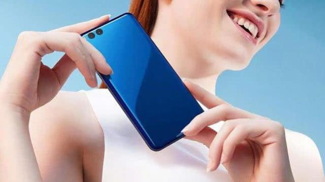 手机用着用着就黑屏怎么回事（手机突然黑屏的解决办法）(2)