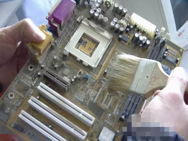 电脑打不开一直黑屏怎么办（电脑黑屏开不了机解决方法）(2)