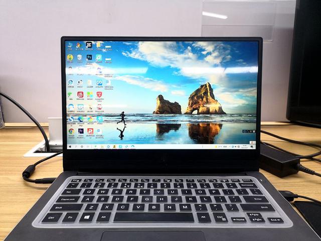 笔记本电脑电池怎么充电（笔记本电脑的最佳充电方法）(1)