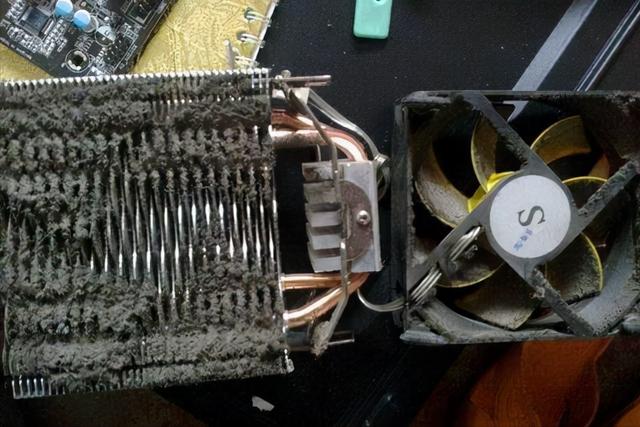 电脑无法启动风扇转一下就停咋办（电脑开机后风扇为什么不断启停）(5)