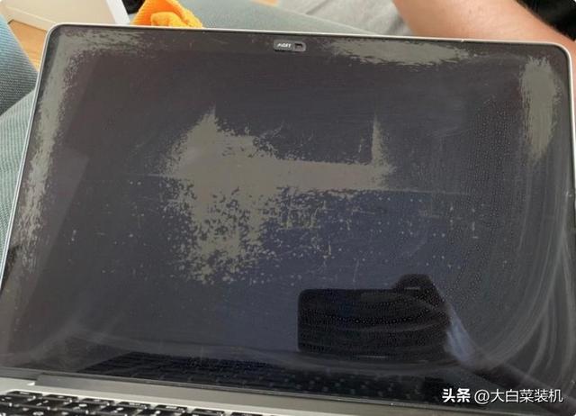 电脑屏幕怎么清洁（电脑屏幕脏了该怎样正确擦拭）(6)