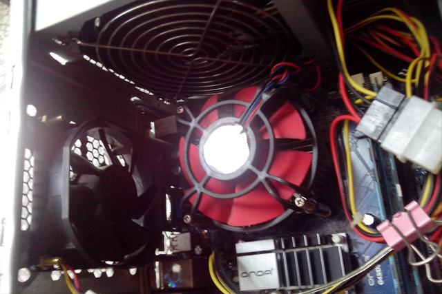 电脑无法启动风扇转一下就停咋办（电脑开机后风扇为什么不断启停）(1)