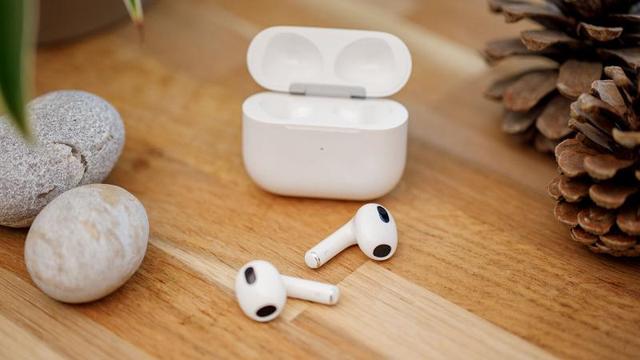 苹果耳机airpods三代怎么样（苹果蓝牙耳机airpods3全测评）(1)
